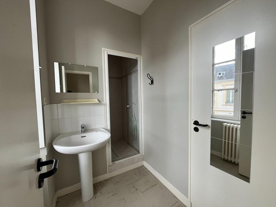 Ac3- location appartement 
montfort sur meu
 1786868925