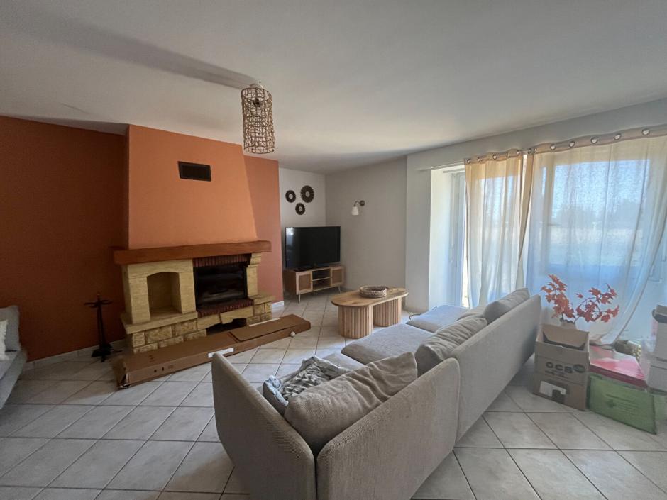 Ac3- location maison 
bedee
 1786868926
