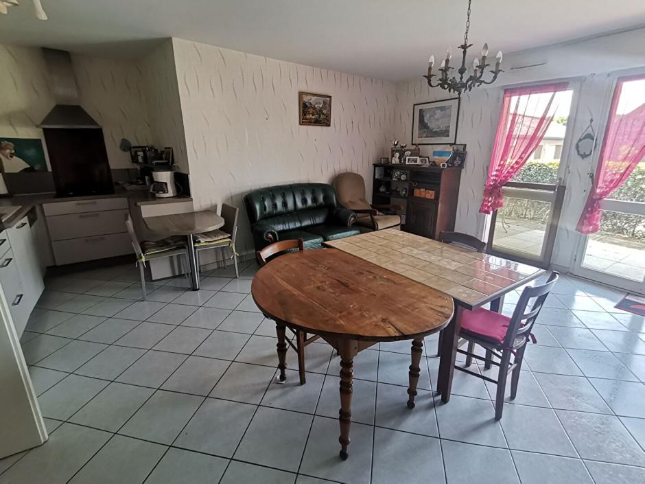 Ac3- vente appartement 
montfort sur meu
 1786868904