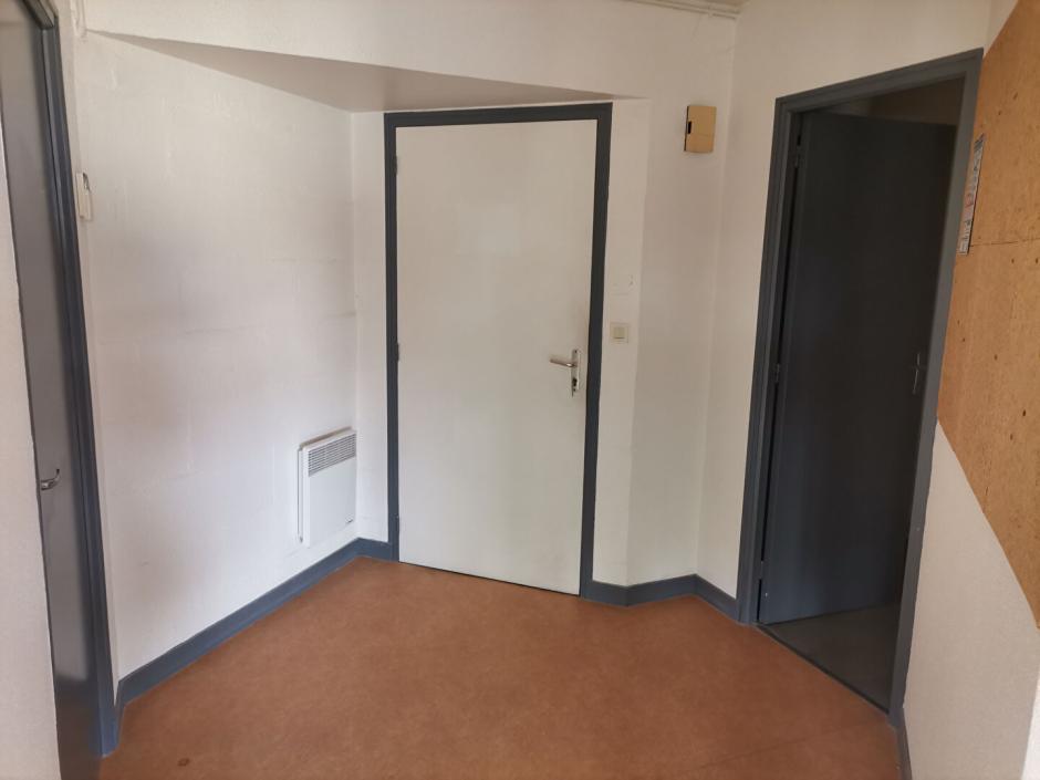 Ac3- vente appartement 
montfort sur meu
 1786868904